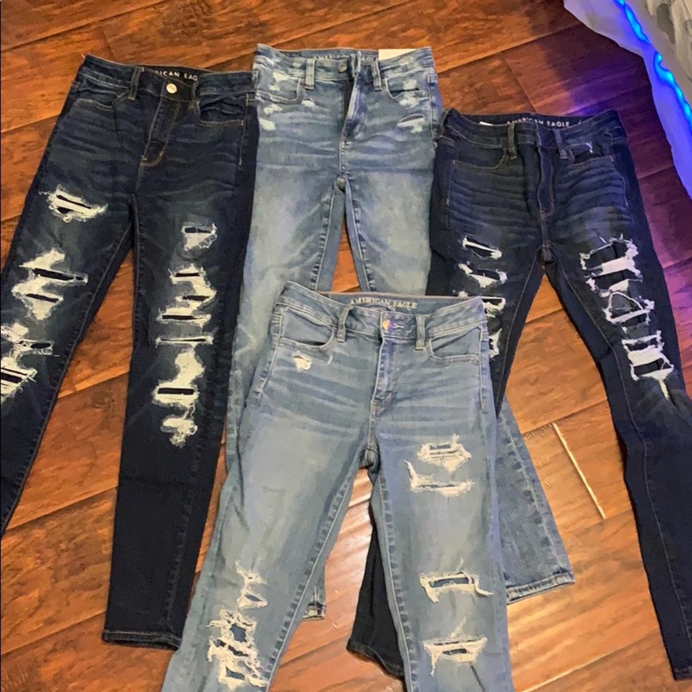 AMERICAN EAGLE HIGH WAISTED JEANS